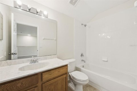 Casa en venta en Orlando, Florida, 5 dormitorios, 240.15 m2 № 2347592 - foto 13