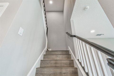 Casa en venta en Zephyrhills, Florida, 5 dormitorios, 328.04 m2 № 1608354 - foto 20