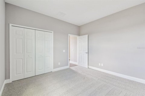 Casa en venta en Zephyrhills, Florida, 5 dormitorios, 328.04 m2 № 1608354 - foto 17