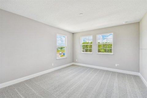 Casa en venta en Zephyrhills, Florida, 5 dormitorios, 328.04 m2 № 1608354 - foto 30