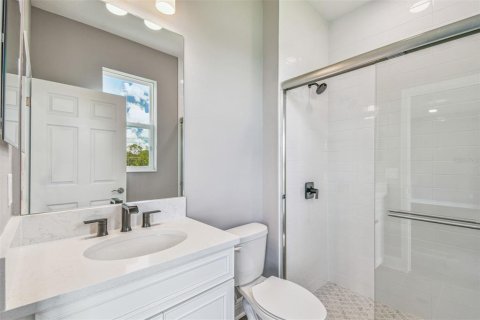 Casa en venta en Zephyrhills, Florida, 5 dormitorios, 328.04 m2 № 1608354 - foto 16