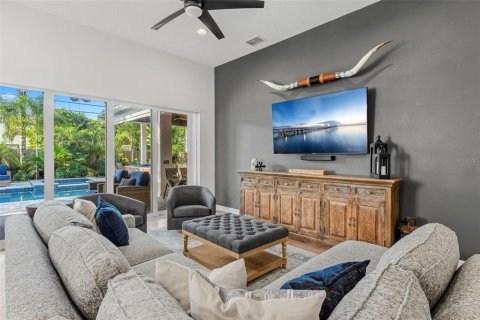 Villa ou maison à vendre à Orlando, Floride: 5 chambres, 279.64 m2 № 2395604 - photo 13