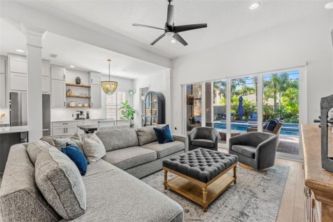 Villa ou maison à vendre à Orlando, Floride: 5 chambres, 279.64 m2 № 2395604 - photo 14
