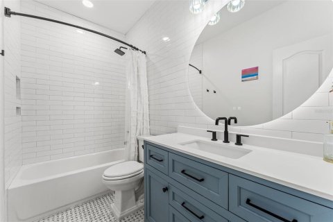 Villa ou maison à vendre à Orlando, Floride: 5 chambres, 279.64 m2 № 2395604 - photo 21