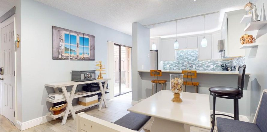 Townhouse in Jupiter, Florida 2 bedrooms, 136.57 sq.m. № 1155875