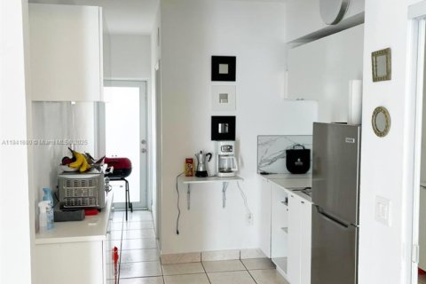 Condo in Miami Beach, Florida, 1 bedroom  № 1832524 - photo 5