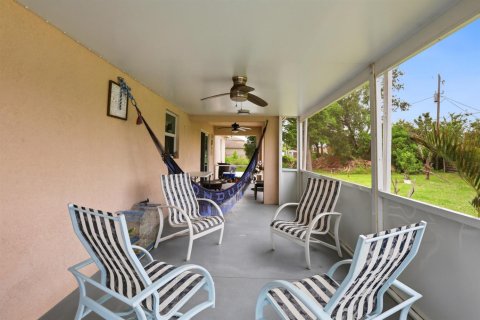 House in Port St. Lucie, Florida 3 bedrooms, 128.39 sq.m. № 2085195 - photo 29