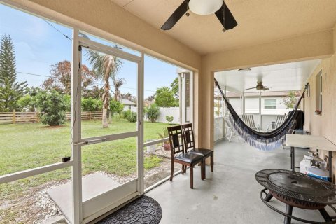 House in Port St. Lucie, Florida 3 bedrooms, 128.39 sq.m. № 2085195 - photo 27