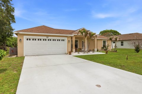 House in Port St. Lucie, Florida 3 bedrooms, 128.39 sq.m. № 2085195 - photo 2