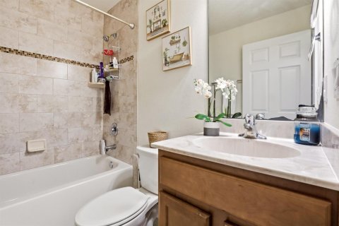 House in Port St. Lucie, Florida 3 bedrooms, 128.39 sq.m. № 2085195 - photo 16