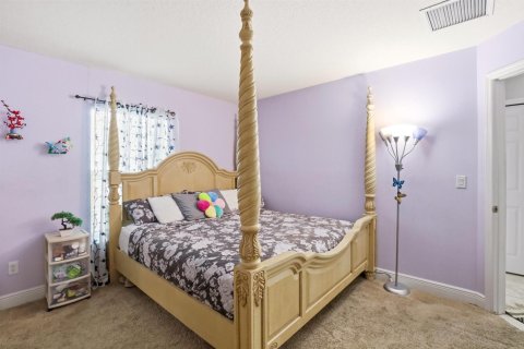 House in Port St. Lucie, Florida 3 bedrooms, 128.39 sq.m. № 2085195 - photo 18