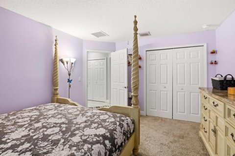 House in Port St. Lucie, Florida 3 bedrooms, 128.39 sq.m. № 2085195 - photo 19