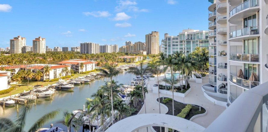 Condominio en Aventura, Florida, 1 dormitorio  № 2000467