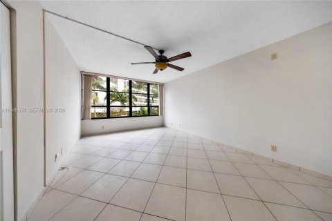 Condominio en venta en Hallandale Beach, Florida, 3 dormitorios, 165.37 m2 № 2006440 - foto 20
