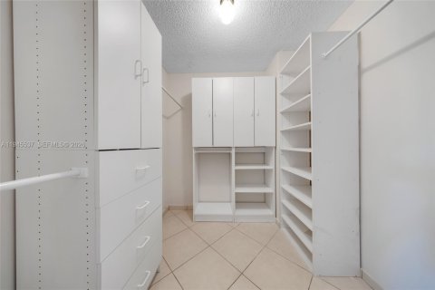 Condominio en venta en Hallandale Beach, Florida, 3 dormitorios, 165.37 m2 № 2006440 - foto 24