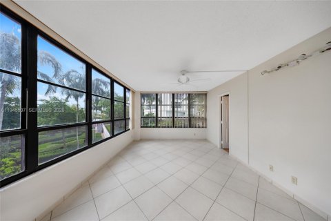 Condominio en venta en Hallandale Beach, Florida, 3 dormitorios, 165.37 m2 № 2006440 - foto 17