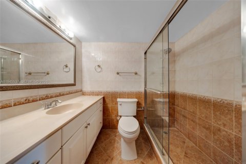 Condominio en venta en Hallandale Beach, Florida, 3 dormitorios, 165.37 m2 № 2006440 - foto 28