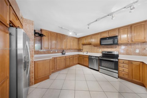 Condominio en venta en Hallandale Beach, Florida, 3 dormitorios, 165.37 m2 № 2006440 - foto 12