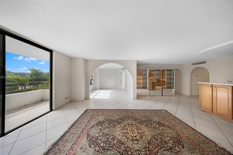 Condominio en venta en Hallandale Beach, Florida, 3 dormitorios, 165.37 m2 № 2006440 - foto 5