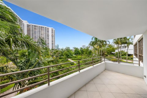 Condominio en venta en Hallandale Beach, Florida, 3 dormitorios, 165.37 m2 № 2006440 - foto 2