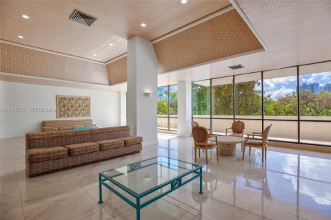 Condominio en venta en Hallandale Beach, Florida, 3 dormitorios, 165.37 m2 № 2006440 - foto 30