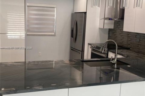 Condo à Hialeah, Floride, 2 chambres № 2031561