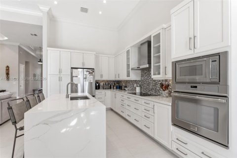 Casa en venta en Fort Lauderdale, Florida, 4 dormitorios, 243.5 m2 № 2068148 - foto 12