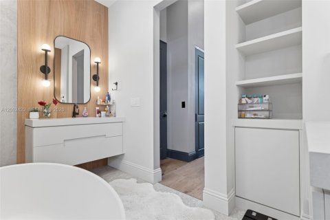 Casa en venta en Fort Lauderdale, Florida, 4 dormitorios, 243.5 m2 № 2068148 - foto 21