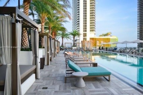 Condo in Hollywood, Florida, 2 bedrooms  № 1959567 - photo 16