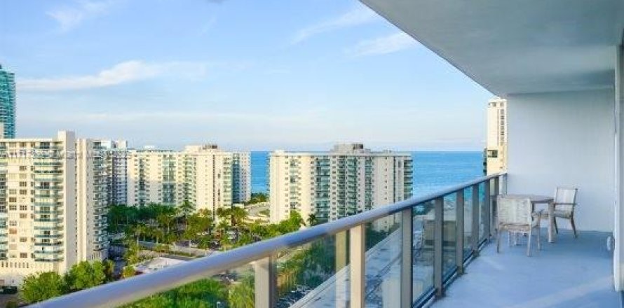 Condo in Hollywood, Florida, 2 bedrooms  № 1959567
