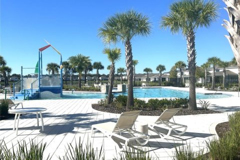 Villa ou maison à louer à Kissimmee, Floride: 4 chambres, 191.38 m2 № 2399183 - photo 2