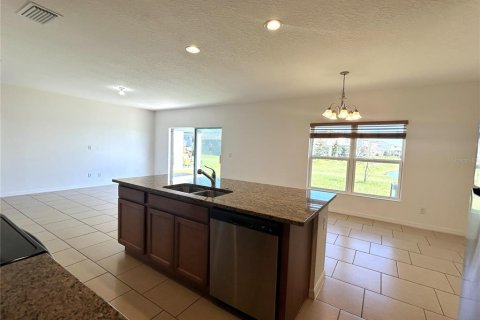Villa ou maison à louer à Kissimmee, Floride: 4 chambres, 191.38 m2 № 2399183 - photo 11