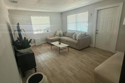 Villa ou maison à louer à Riviera Beach, Floride: 3 chambres, 95.97 m2 № 2179942 - photo 9