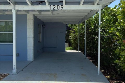 Villa ou maison à louer à Riviera Beach, Floride: 3 chambres, 95.97 m2 № 2179942 - photo 12
