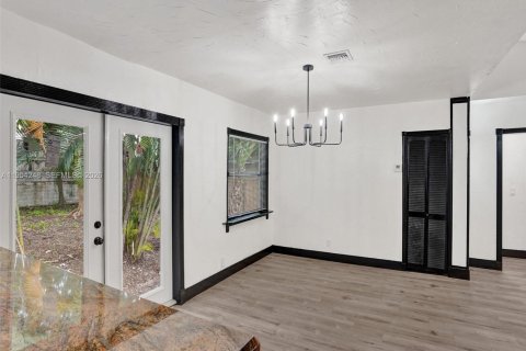 Villa ou maison à vendre à Fort Lauderdale, Floride: 2 chambres, 89.74 m2 № 2010101 - photo 17