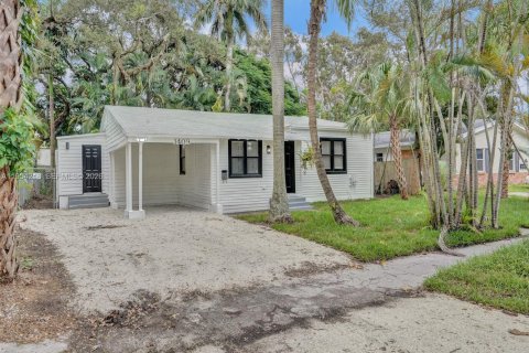 Villa ou maison à vendre à Fort Lauderdale, Floride: 2 chambres, 89.74 m2 № 2010101 - photo 1