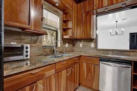 Villa ou maison à vendre à Fort Lauderdale, Floride: 2 chambres, 89.74 m2 № 2010101 - photo 21