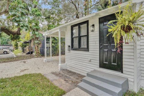 Villa ou maison à vendre à Fort Lauderdale, Floride: 2 chambres, 89.74 m2 № 2010101 - photo 2