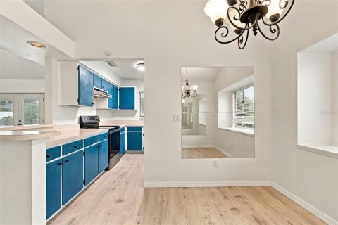Villa ou maison à louer à Tampa, Floride: 3 chambres, 137.59 m2 № 2437126 - photo 10