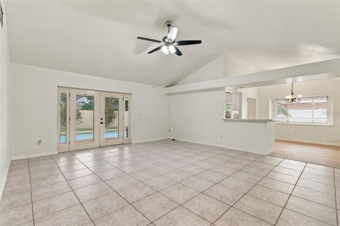 Villa ou maison à louer à Tampa, Floride: 3 chambres, 137.59 m2 № 2437126 - photo 5