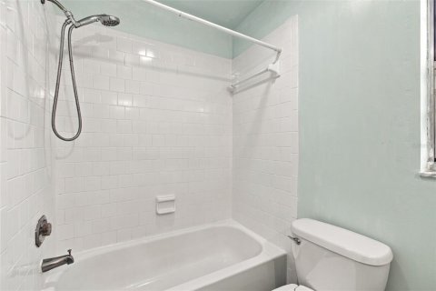 Villa ou maison à louer à Tampa, Floride: 3 chambres, 137.59 m2 № 2437126 - photo 28