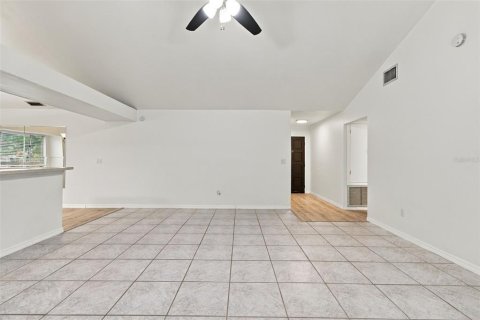 Villa ou maison à louer à Tampa, Floride: 3 chambres, 137.59 m2 № 2437126 - photo 7