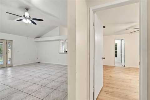 Villa ou maison à louer à Tampa, Floride: 3 chambres, 137.59 m2 № 2437126 - photo 15
