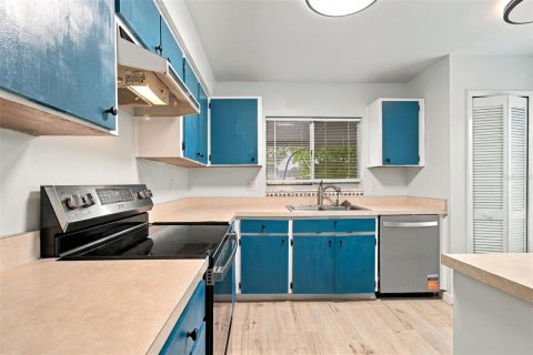 Villa ou maison à louer à Tampa, Floride: 3 chambres, 137.59 m2 № 2437126 - photo 13