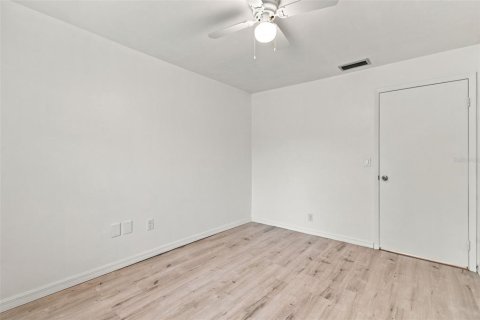 Villa ou maison à louer à Tampa, Floride: 3 chambres, 137.59 m2 № 2437126 - photo 25