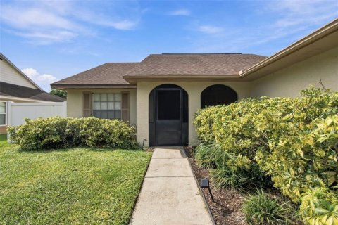 Villa ou maison à louer à Tampa, Floride: 3 chambres, 137.59 m2 № 2437126 - photo 2