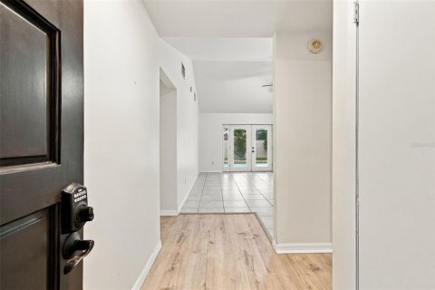 Villa ou maison à louer à Tampa, Floride: 3 chambres, 137.59 m2 № 2437126 - photo 4