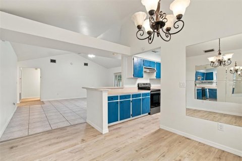 Villa ou maison à louer à Tampa, Floride: 3 chambres, 137.59 m2 № 2437126 - photo 11