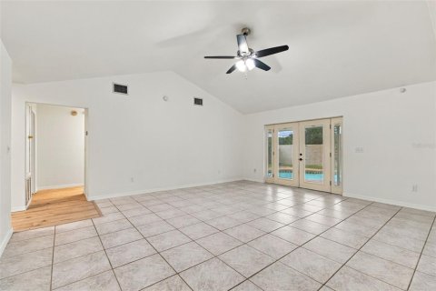 Villa ou maison à louer à Tampa, Floride: 3 chambres, 137.59 m2 № 2437126 - photo 6