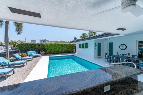 Villa ou maison à louer à Pompano Beach, Floride: 3 chambres, 215.81 m2 № 2389512 - photo 6